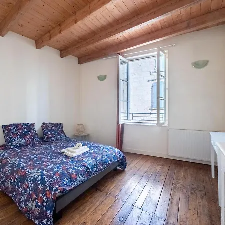 Niortaise La Belle Holiday home